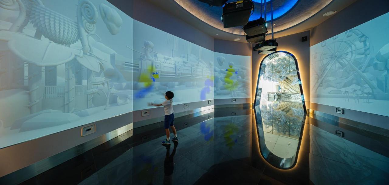 Grande Centre Point Space Pattaya Dış mekan fotoğraf The "Discovery Zone"
