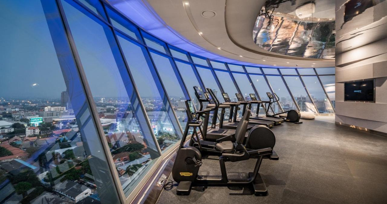 Grande Centre Point Space Pattaya Dış mekan fotoğraf The gym at the 39th floor