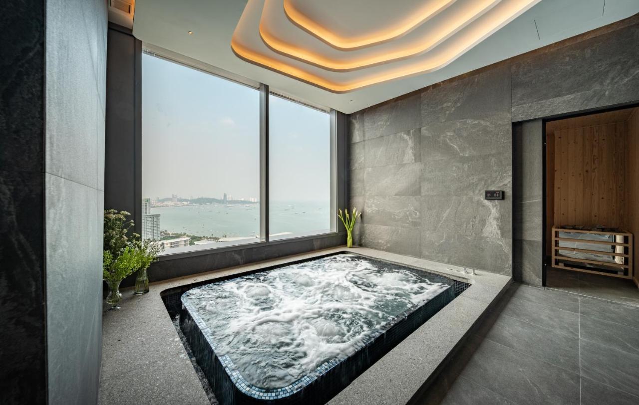 Grande Centre Point Space Pattaya Dış mekan fotoğraf Spa at The Ritz-Carlton, Hong Kong