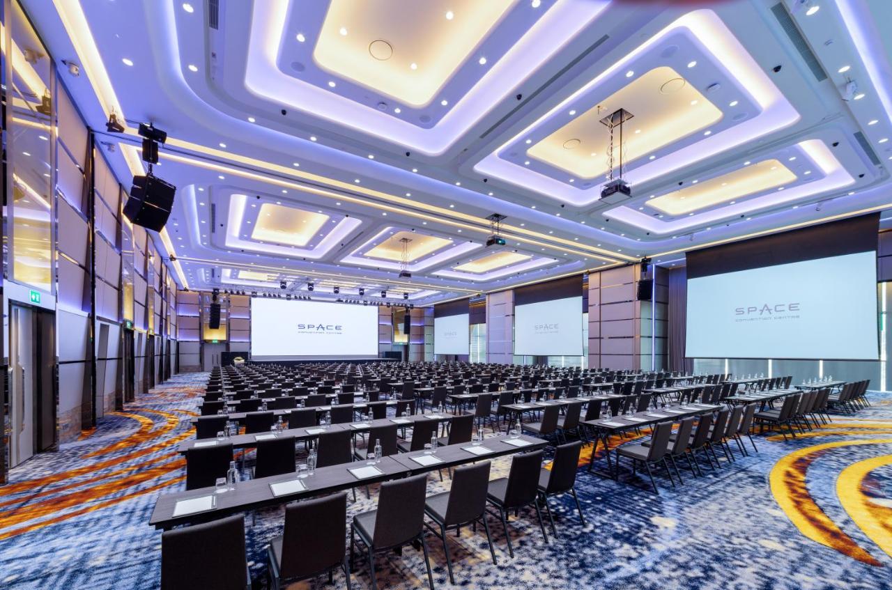 Grande Centre Point Space Pattaya Dış mekan fotoğraf The Grand Ballroom