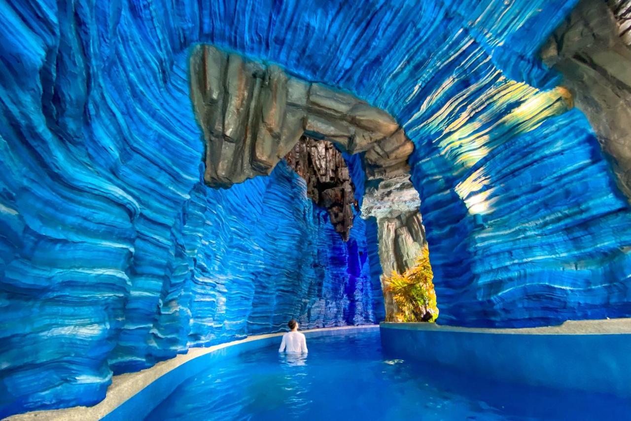 Grande Centre Point Space Pattaya Dış mekan fotoğraf The Blue Grotto